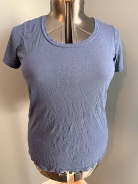 Splendid Short-Sleeve Crewneck Tee in Navy Blue
